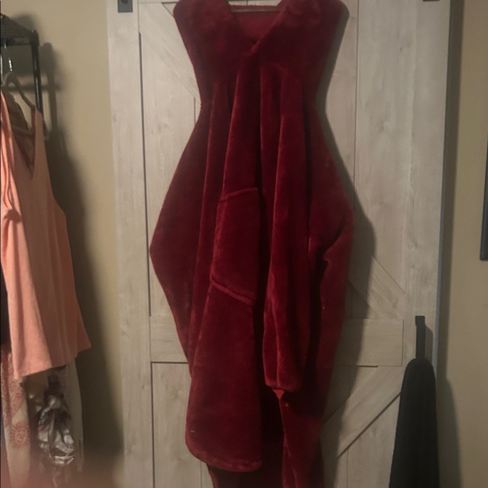 Huge sweater great for both women and men.